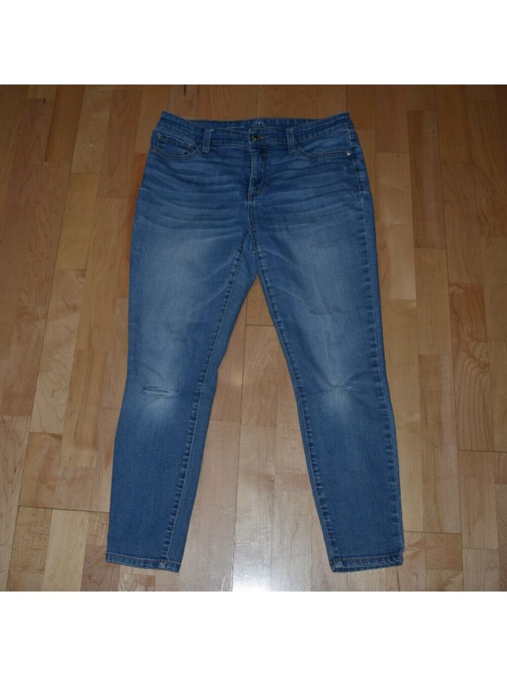 St. John's Bay Women's Sz 8 Skinny Jeans